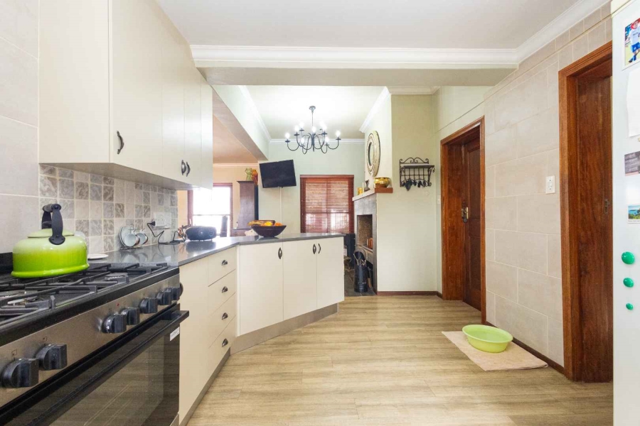 4 Bedroom Property for Sale in Panorama Western Cape